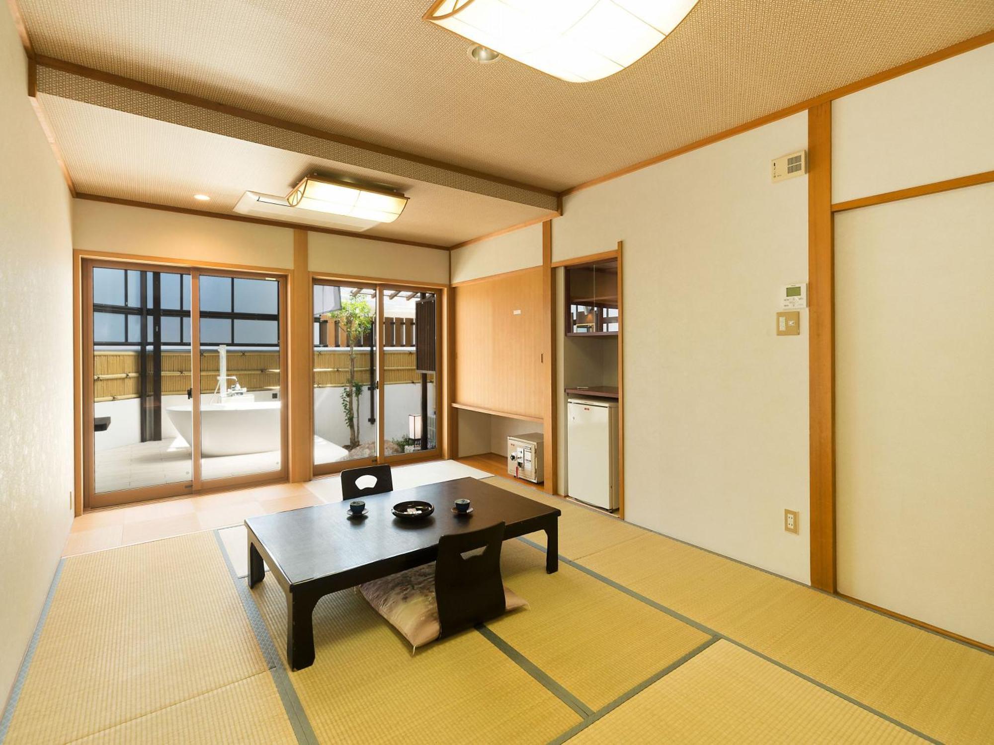 Yuraku Hotel Awara Buitenkant foto