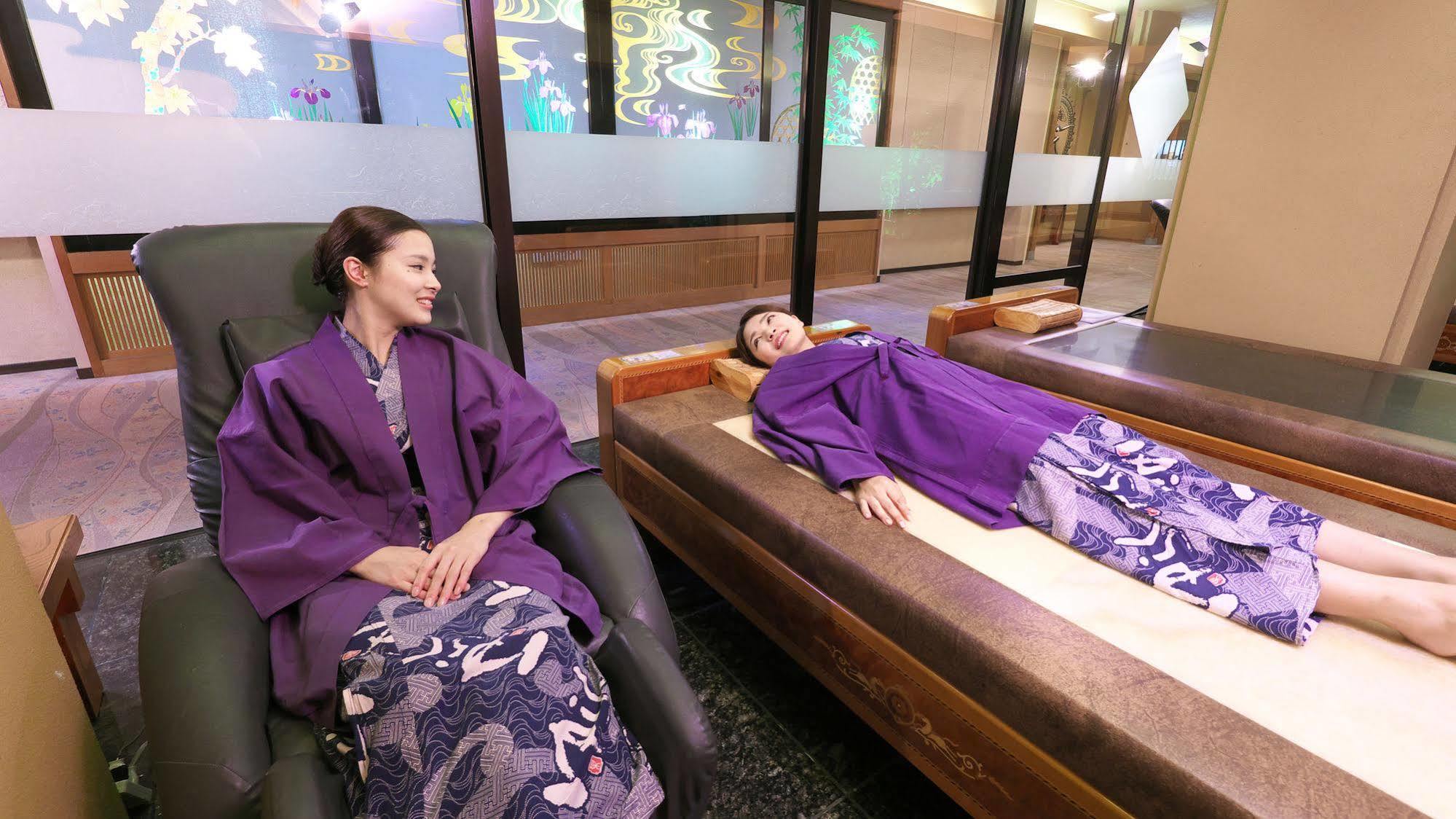 Yuraku Hotel Awara Buitenkant foto