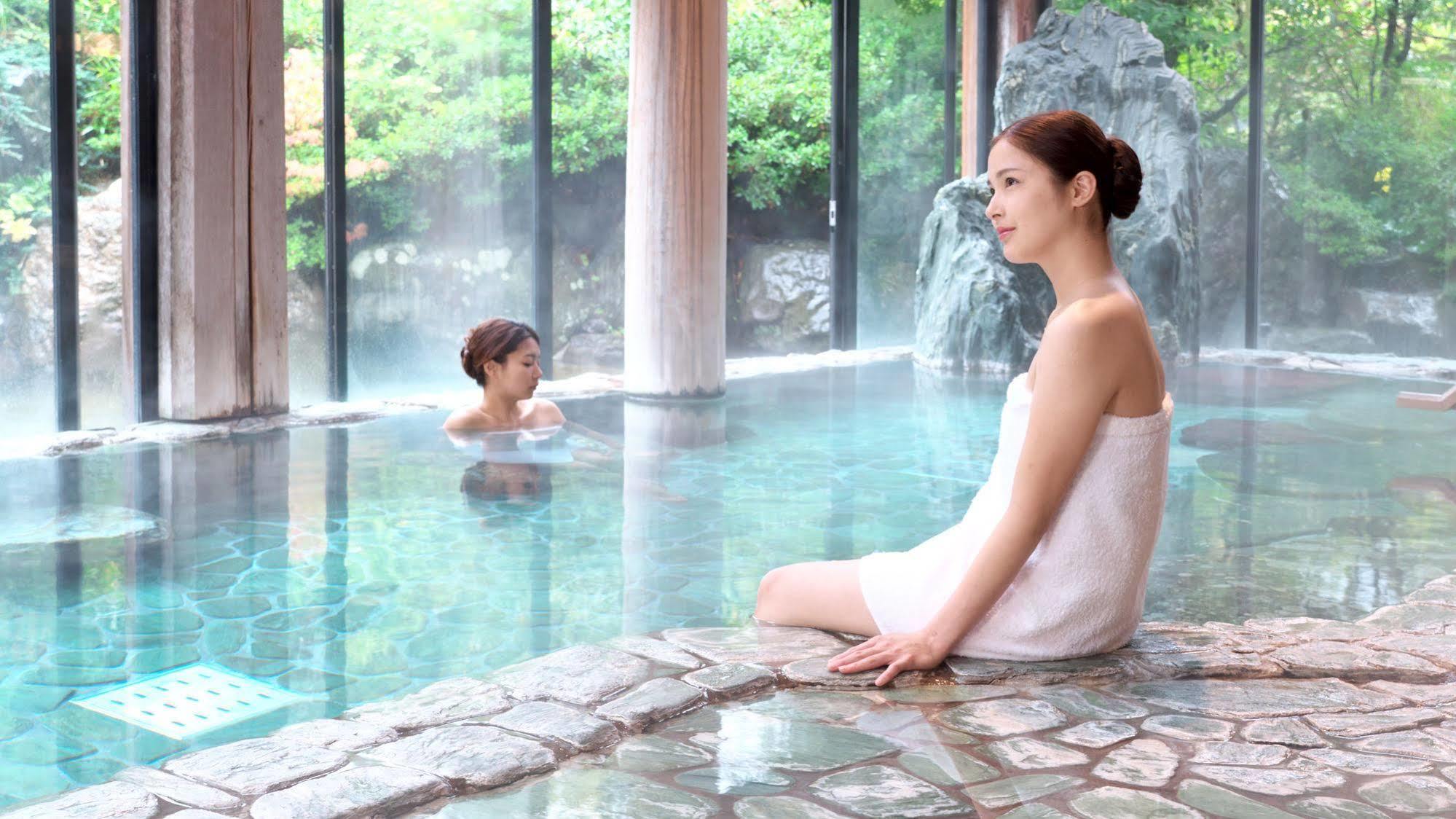Yuraku Hotel Awara Buitenkant foto