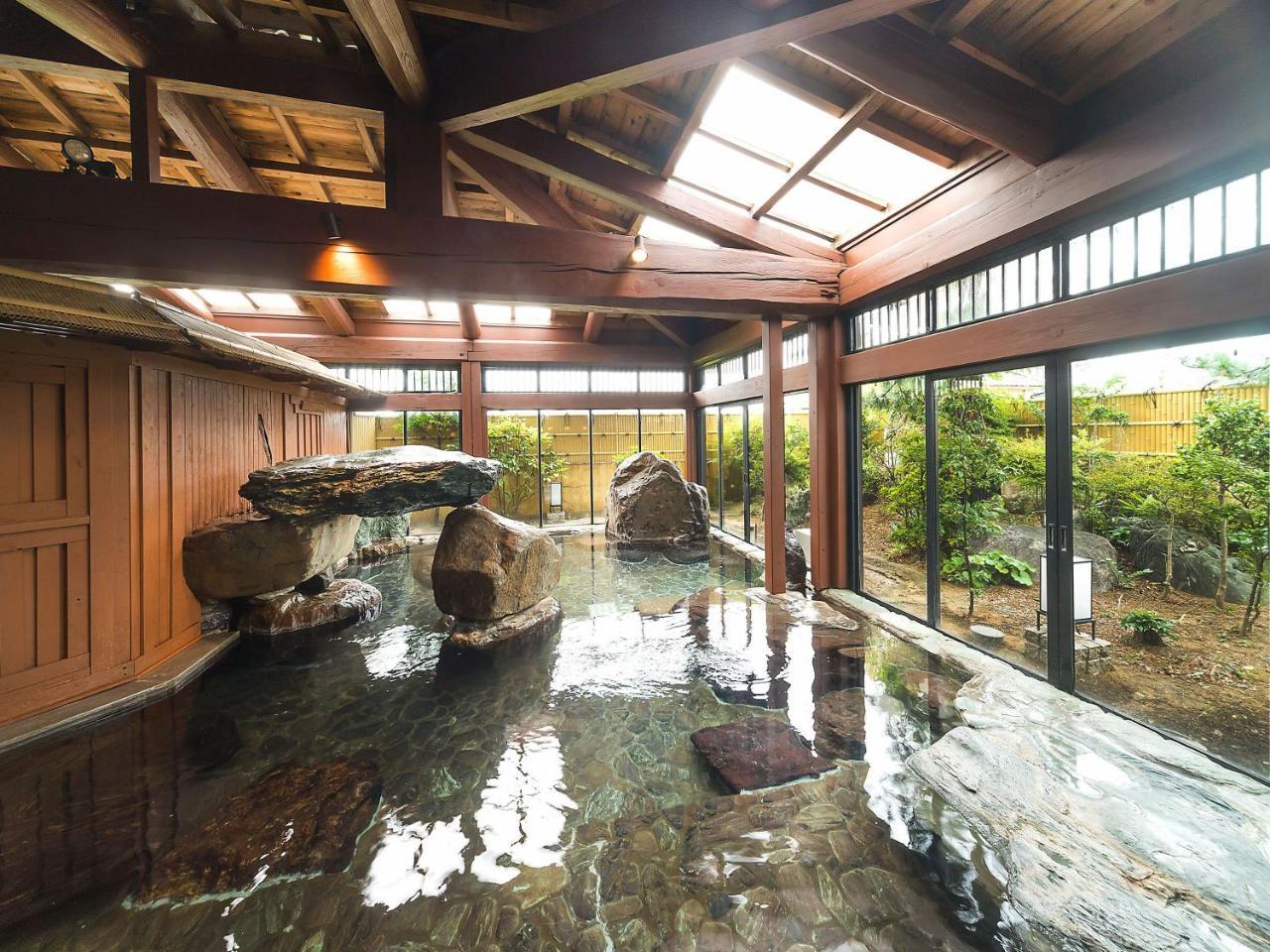 Yuraku Hotel Awara Buitenkant foto
