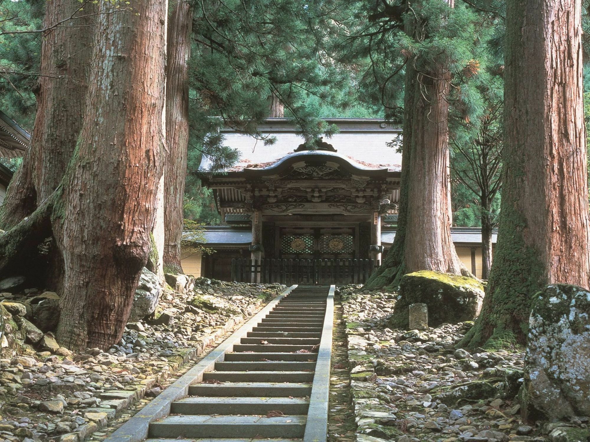 Yuraku Hotel Awara Buitenkant foto